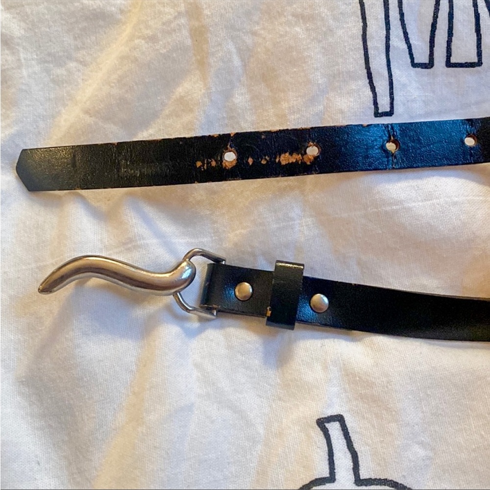 Black thin vintage belt with unique silver buckle